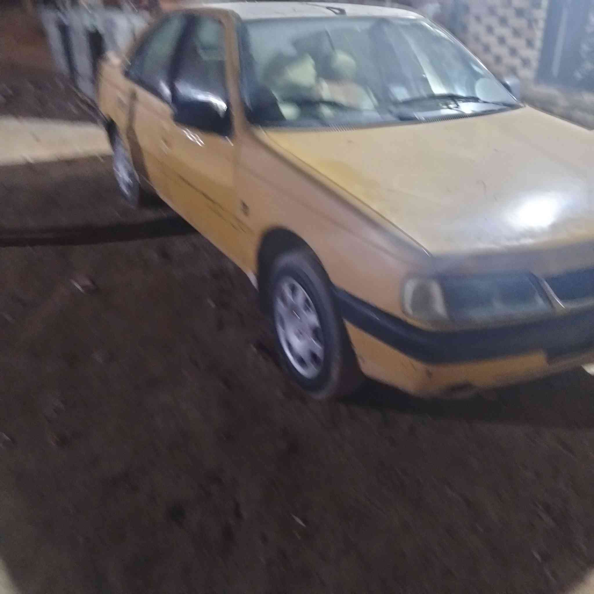 سلام عليكم بيجو 405 2010 رقم نجف سنويه 28 السعر 26.       ***********
