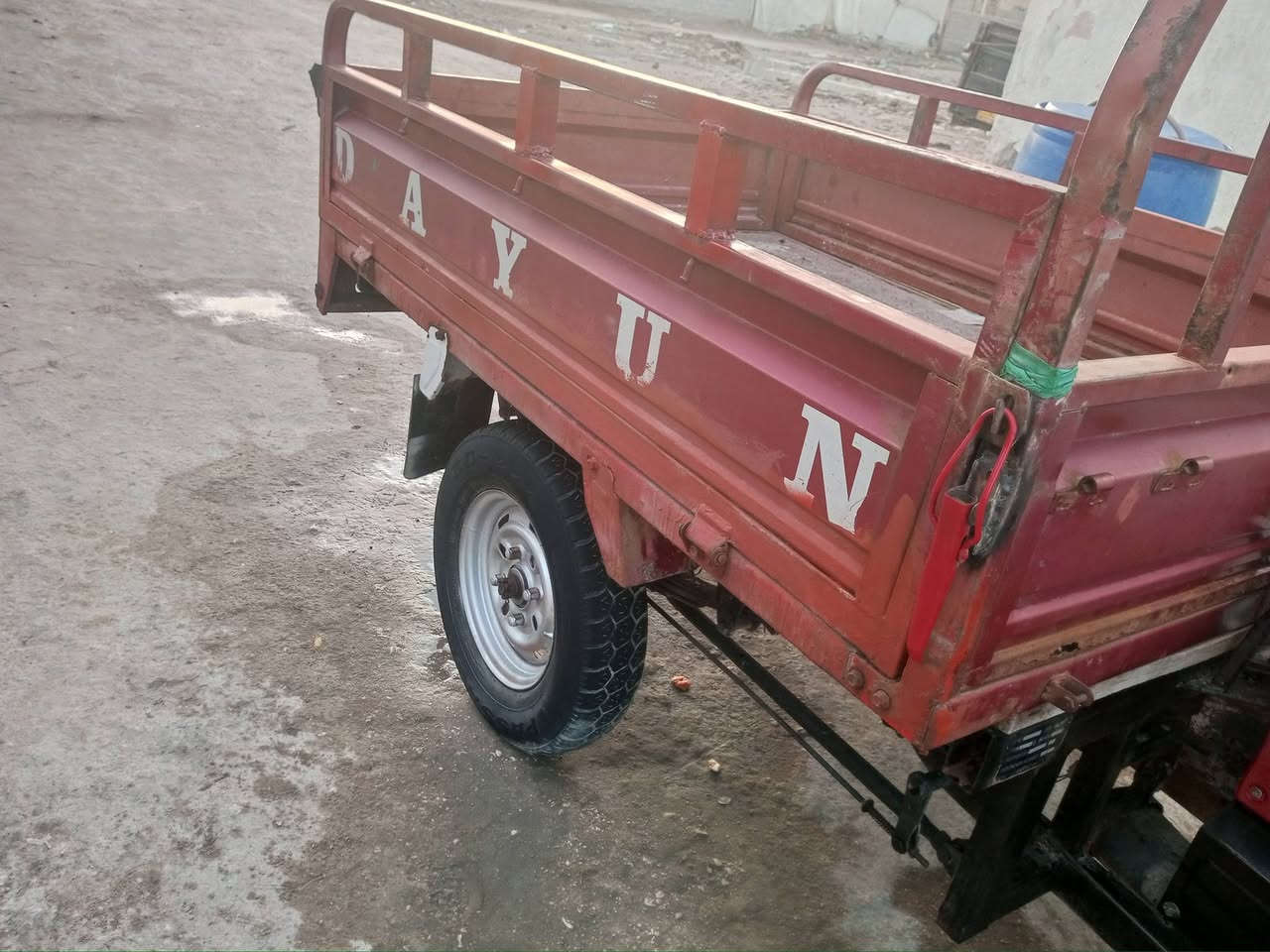 السلام عليكم ستوته للبيع موديل 13 اوراق وكيل سوق الشيوخ كهربائيات شغاله محرك مجفت بوشه ليتم سعر مليون 150 وبيها مجال ناصريه مركز كلف بالنشر ***********
