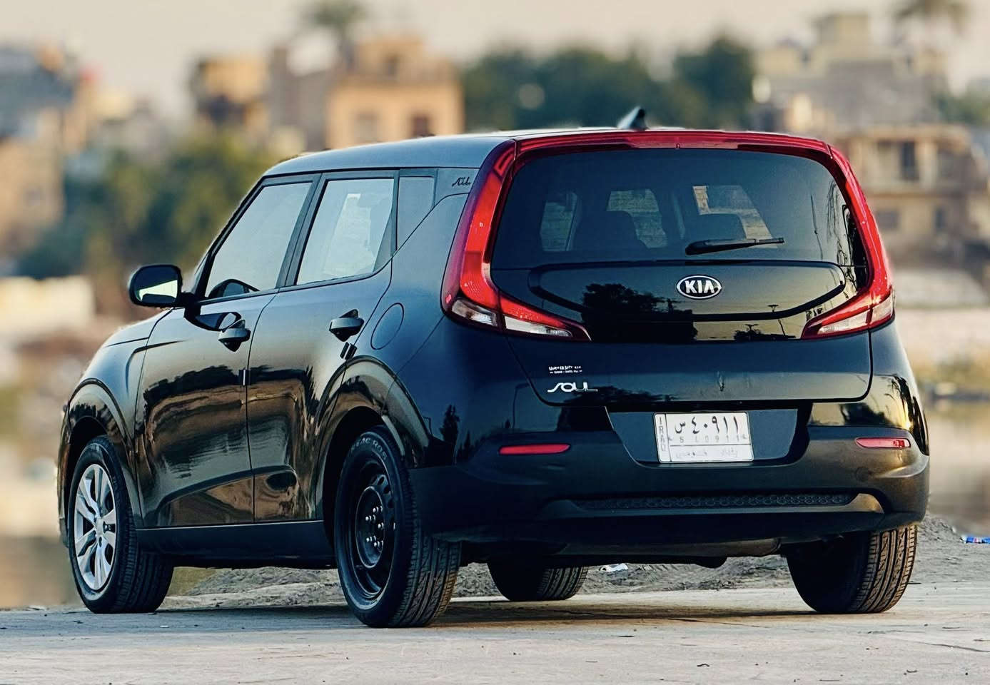 السلام عليكم
كيا صول 2021 وارد امريكي مرقم بغداد صور الحادث مرفقة مع الصور بدون ايرباك 
المواصفات : اطفاء ذاتي / شاشة كبيرة / كامرة دوارة / 3 انظمة قيادة / كروس سرعة / تحكم ستيرن / محرك 2000 دوش / مانع انزلاق / اواكس / USB 
/ كير ATM 
ماشية 38 mi 
مكاني الكاظمية 
السعر : 133 
رقم الهاتف : 
***********
***********
