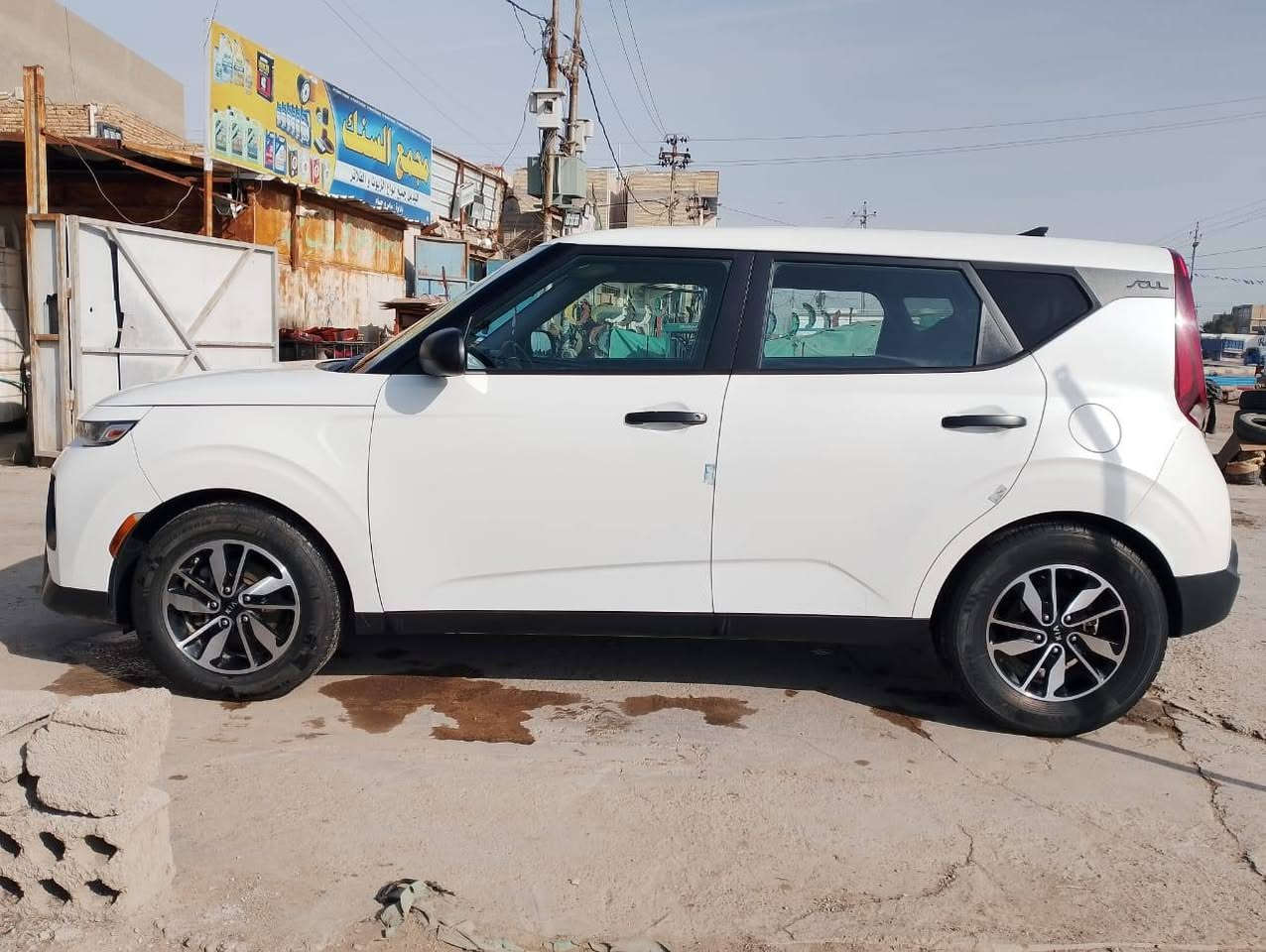 السلام عليكم
سياره كيا صول موديل 2021 محرك 2000 دوش رقم بغداد باسمي وارد امريكا مواصفات فول ماعدا الفتحه والبصمه السياره نظيفه جدا جدا السعر 135 

ملاحظه :- كير عادي 6 نمر جاهزه من كلشي الساره مابيها نقص للاستفسار

***********
