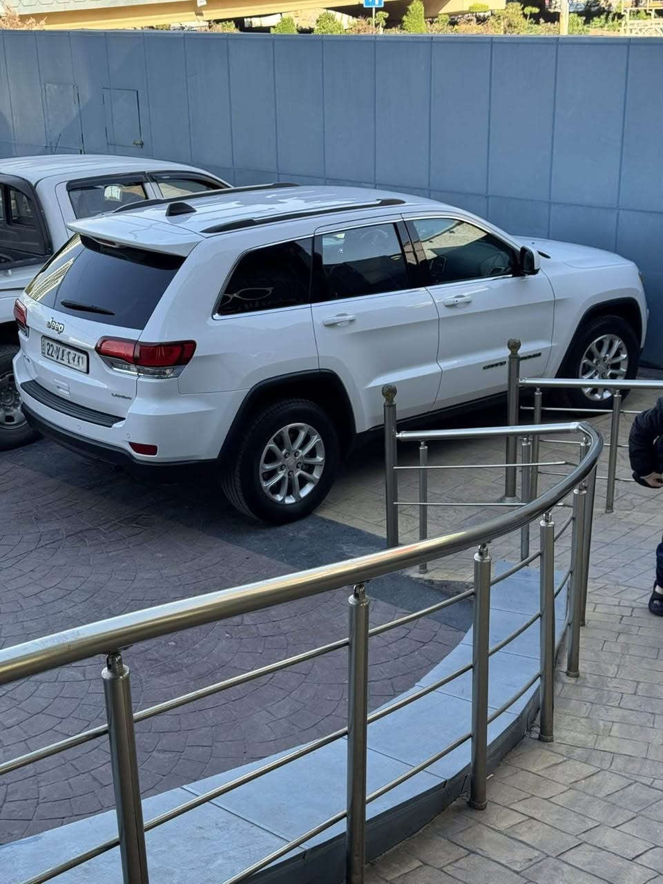 Jeep grand cherokee 2021 
Laredo
٦ پستۆن گێر و مەکینە کەپس
سەنەوی و رەقەم نوێیە
کلین بێ بۆیاخ تەنها ئەو شوێنەی دیاری کراوە PDR
بێ ناوگرتن بێ ئەرباگ 
200 هەزار کیلۆمەتر رۆشتووە
بەناو خۆمانە بەناوکردن بەشەرت
رەقەم هەولێر
سندوق شەفت 
شەغال بەسمە و سویج بەسمە 
زۆر مواسەفاتی تر 
نرخ 252$
*********** أربيل, العراق
