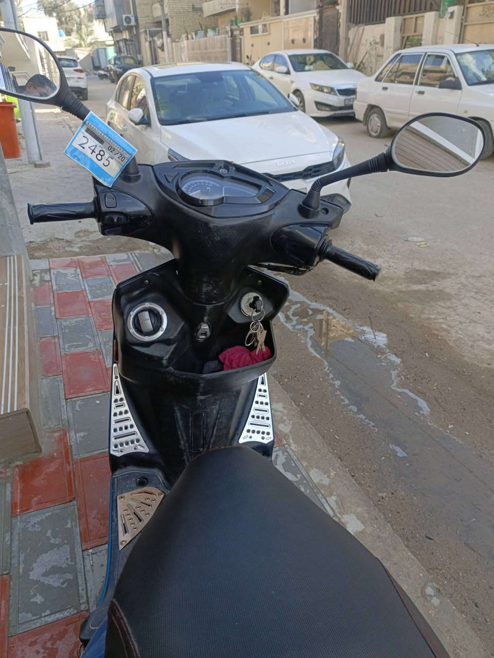 سلام عليكم 
دراجة سكنس لد للبيع فقط بدون مراوس. 

الدراجه الله شاهد نضيفه وحيل حلوه وبعد احلى من تجي تشوفها. 
الدراجه كله بانزين محسن ودهن أمزويل. 

الدراجة كُلها بلادي ومابيها اي نقص، الدراجه تخبل بيها شلعه ومعدل تشك الكاع. 

كلجات بلادية و دبلات بلادية والكفرات بلاديه. 

كلشي بيها شغال تاخذها ماتصرف عليها ربع دينار. 

العنوان بغداد الحرية. 

سعرها:  مليون و550 وبيها مجال بسيط

الميعرف بيهن لحد يكسر بيها ♥️

للأستفسار اكثر:  ***********
