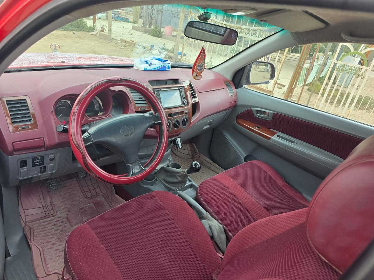 سلام عليكم بيكم هايلوكس موديل 2011 مكفولة كفالة عامه رقم نكليزي سنويه مجدده السعر 125 وبيها مجال اتصال *********** العنوان ديوانية
