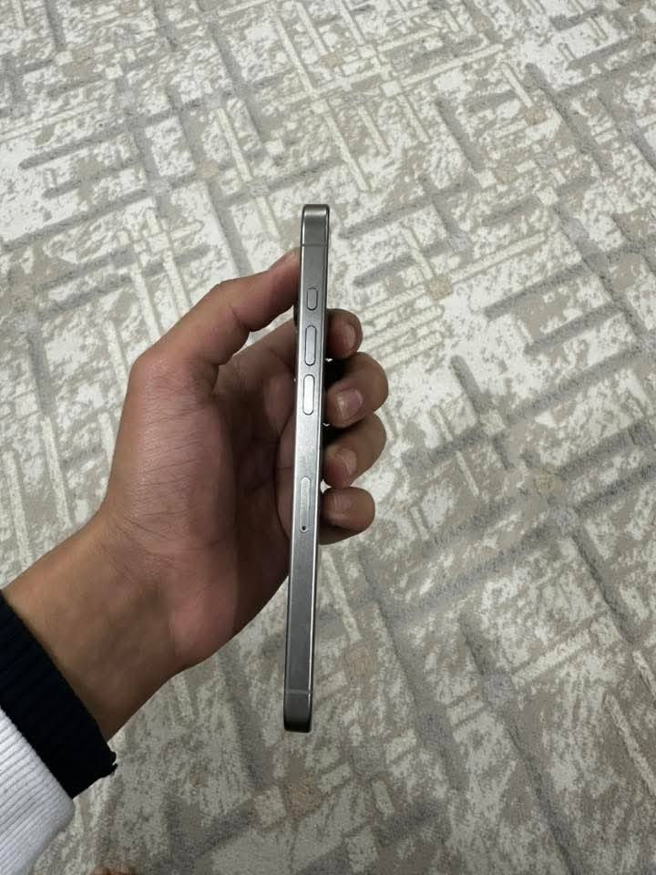 السلام عليكم ايفون 15 برو ماكس
الجهاز نضيف حيل ما بي خدش 
جهاز ما مفتوح 
الذاكرة 256 
دبل سيم 
السعر مليون و٢٠٠ الف
الرقم ***********
