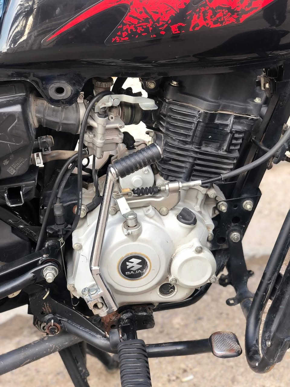 سلام عليكم من رخصت الكروب بوكسر جبلي وراق دراجه مكفوله نضافته شوفت عينك وتجي تكلب وتشوف دراجه دراجه مال بيت مخليه على كد طلعتي لسوك مكاني بغداد الشعب :سعر مليون ٤٠٠وبيه مجال 
١٤٠٠:رقم تليفون *********** اي وقت موجود تصل ودلل
