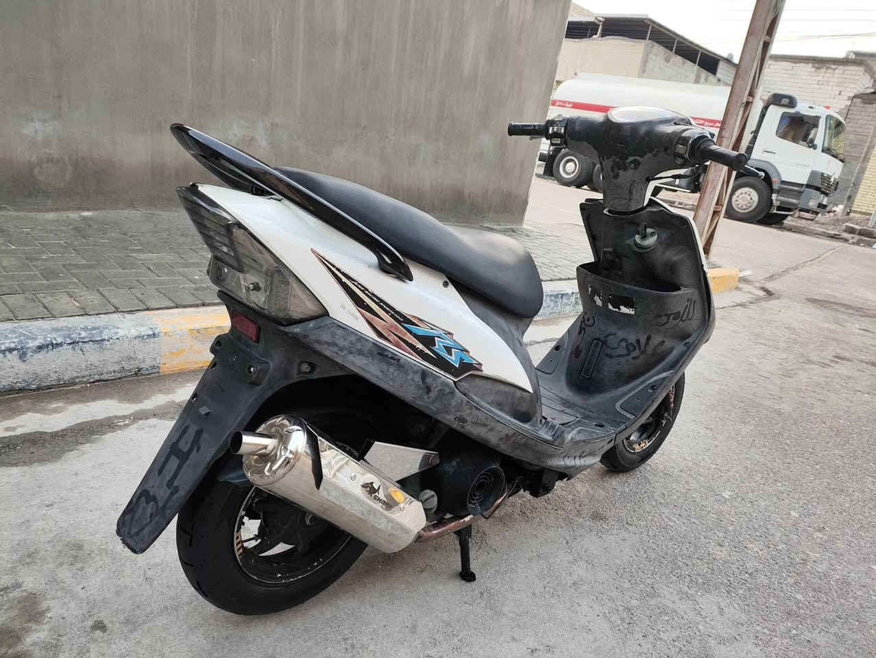 ماكس عدله ياباني جديده ما مفتوحه ضمان سنه اذا مفتوحه جيب مصلح وفحص سلف هندر شاير  لايت عالي ناصي سكنات كهربائيات كلها شغاله اي نقص ماكو بوشه49بلاد مامفتوحه شلعه ومشي ونعومه كفراتها بلاد امختمات نفس الختم كزوز صجمه سن ستيل ويكلب نجمه +تخم تاير جلاتين اصلي سعر 800 وبيها مجال حق الجيه فقط الاستفسار *********** أو متواجد وتساب مكاني بصره حي شرطه قرب المعارض مال سيارات جديده مقابيل حيانيه
