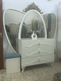 غرفة نوم • ما بيها أضرار • مراية فيها فطر