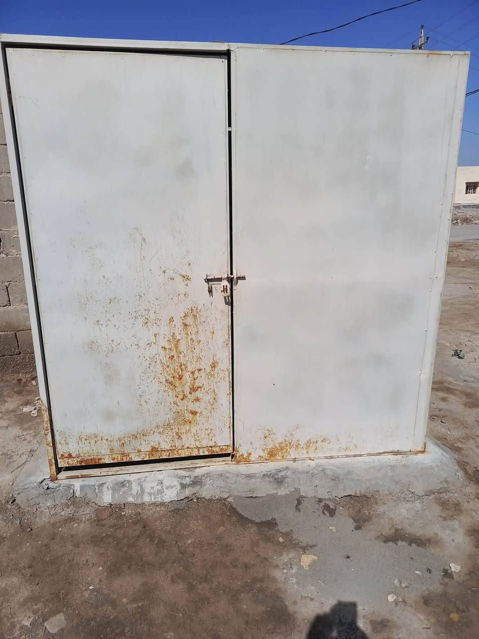 كابينه للبيع مال جاي للبيع مكانها الرميثه ***********
