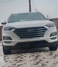 سياره توسان 20 للبيع الاتصال برقم 07703054725