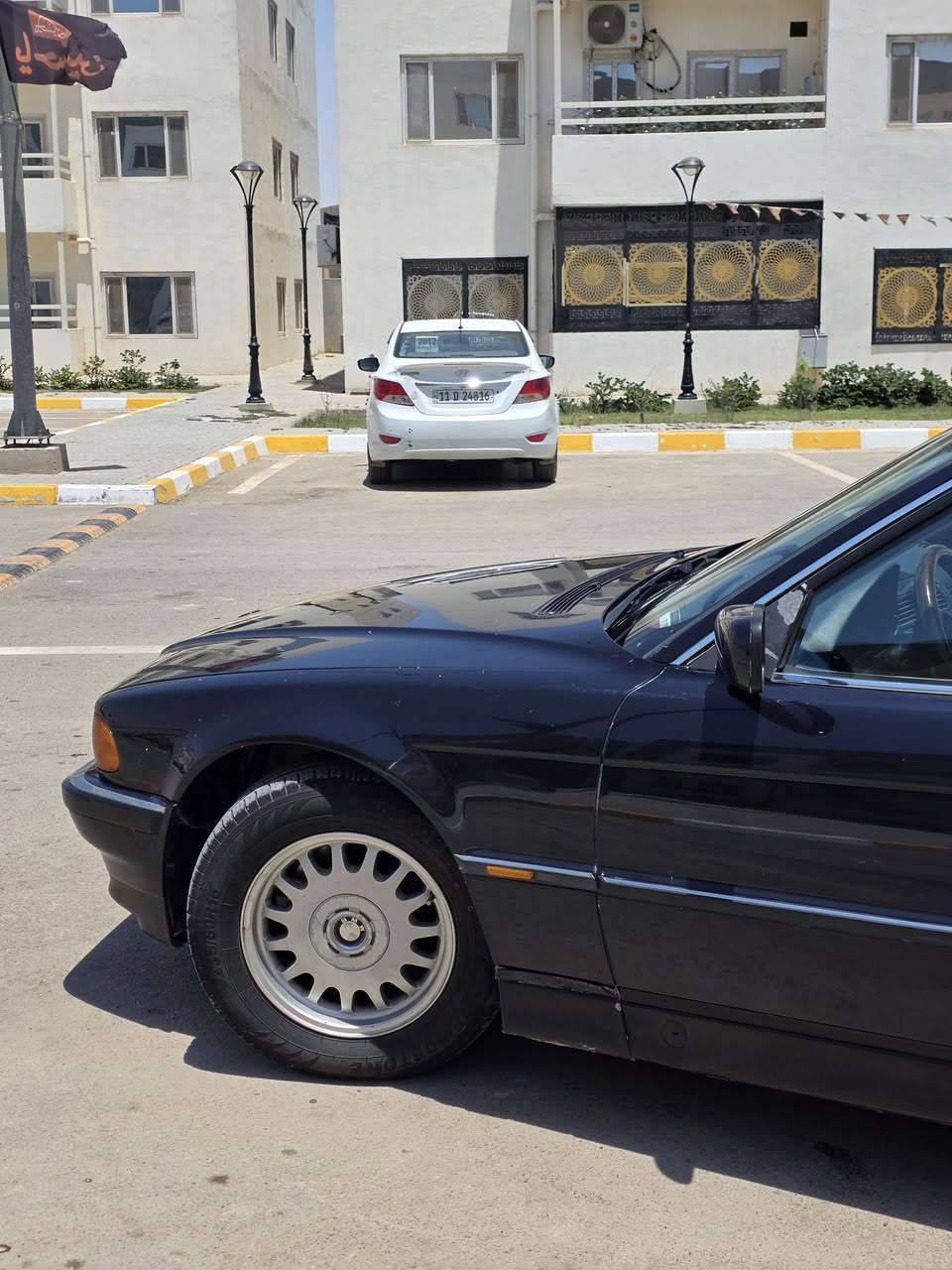 بي ام موديل 1998 كاسحه رقم بغداد دولي بسمنه تحويل ثاني يوم سياره بلاديه حجم 740 V8 جاهزه وبلاديه صندوك شفط كير اوتو محرك  كهربائيات كله ع بلاد جاهزه ومناقصه شي سعر السياره95وبيه مجال. للاستفسار اتصال ع رقم *********** مكان السياره بغداد ناحيه الوحده
