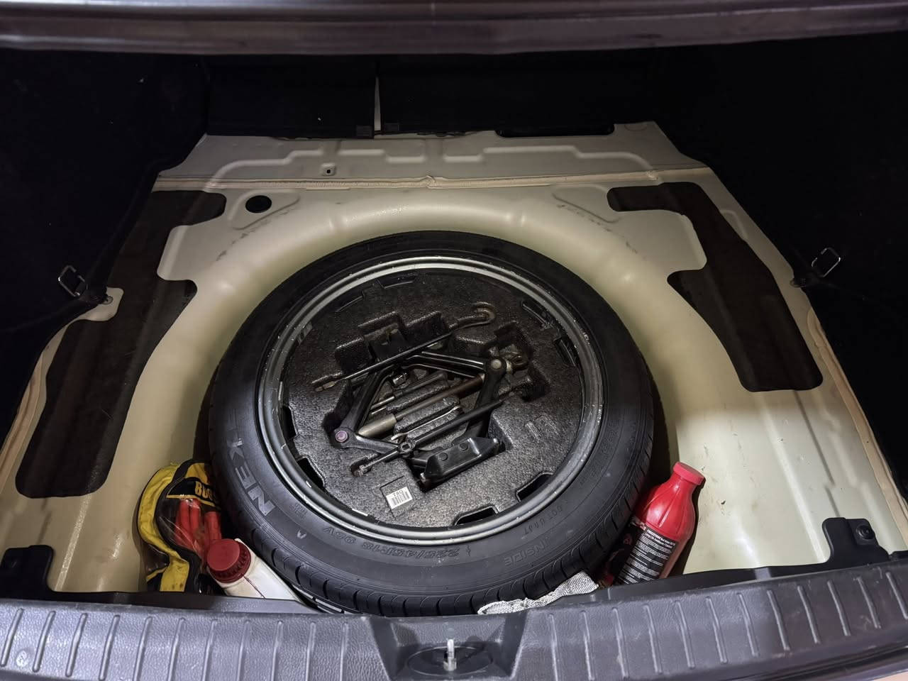 السلام عليكم ورحمة الله وبركاته 
اللهم صل على محمد وال محمد 
كيا أوبتما خليجي(VIP)للبيع 
🔶موديل2015
🔶ماشية(150) الف حقيقي قابل للزيادة 
🔶بصمة قفل وفتح وتشغيل
🔶كشن جلد تحكم كهرباء
🔶كشن السائق +الراكب تدفئة وتبريد 
🔶كشن السائق خزن وضعيات القيادة 
🔶تبريد بيانو قطعتين 
🔶فول تحكم ستيرن 
🔶سقف بنروما 
🔶نظام تقليل صرف الوقود(eco)
🔶نظام صوتي انفنتي 8 سماعات
🔶لايت زنون عالي ناصي +عدسة متحركة 
🔶انارة جانبية مع فرة الاستيرن 
🔶انارة ترحيب
🔶زراك لايت 
🔶محرك 2400 دوش مكفول
🔶كير 6 نمر مكفول
🔶تبريد ثلج
🔶تخم تاير 
🔶صدر 70‎%‎
🔶باتري+ قاعدة فيت بم جديدة  
🔶رقم بغداد  بأسمي مشروع وطني  
🔴السيارة مكفولة كفالة عامة على وضع الشركة عدى شبر بارد فقط 
🔴السعر 167 وبيهة مجال للطيبين 
🔴بغداد البياع /***********
