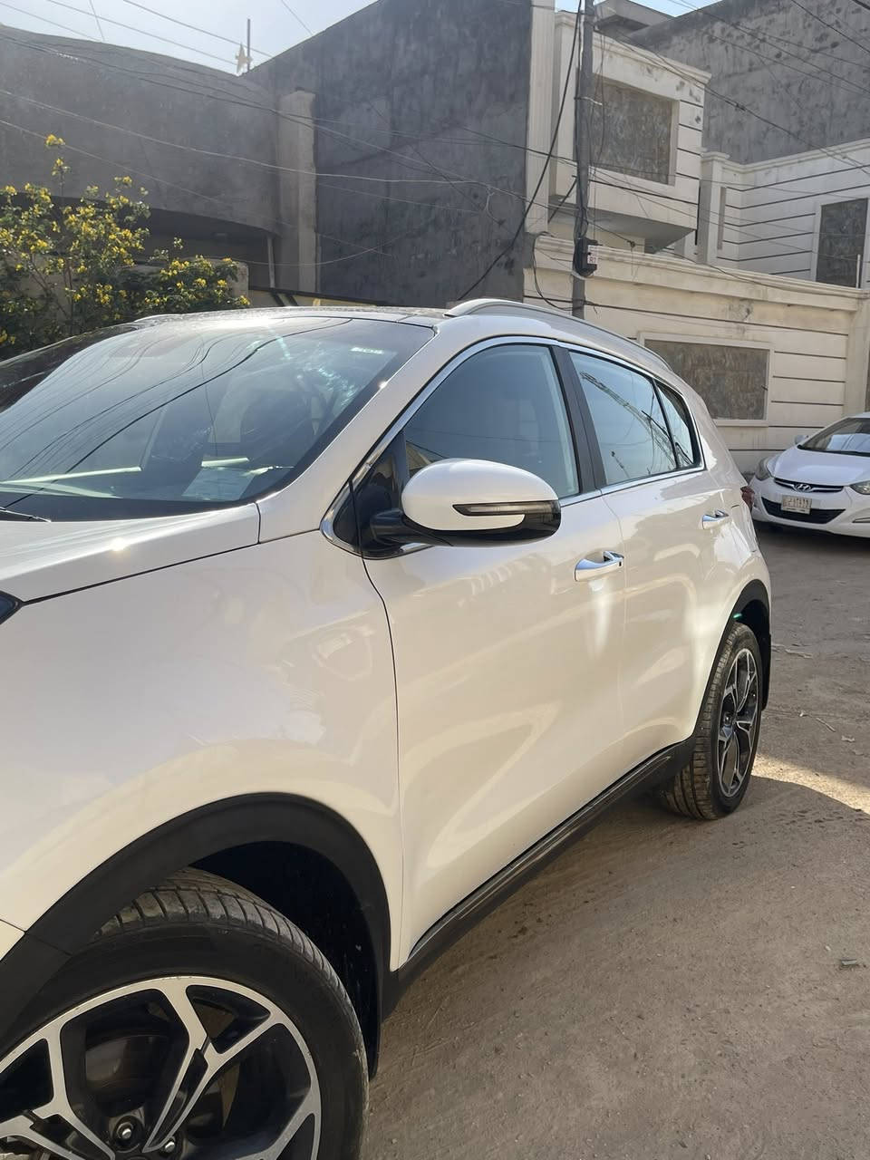 كيا سبورتاج للبيع موديل 2020 
اعلى فئة (جيتي لاين)
مواصفاته:
شاشة كبيرة
ابل كار بلي
اندرويد اوتو
كشنات جلد وكهرباء
تبريد قطعتين(تبريد ثلج ما شاء الله)
دخول ذكي بصمة
بنوراما
لايتات زينون كشافات ضباب
بيانو بلاك
ماشية 71 الف كيلو
هندبريك دكمة
اوتو هولد
انظمة القيادة (ايكو وسبورت ونورمل)
مانع انزلاق
حساسات انامي خلفي 
رادارات
مري شفط مع التريحب
جامات اوتو
صندوق كهرباء
سبير السيارة جديد ما نازل ابد مع كتلوكات الشركة
تخم تايرات جديد 
السيارة خير من الله وجديدة
السيارة مكفولة بس بيه البنيد مصبوغ وتبديل دعامية الامامية وصبغ في (التكمة لان كانت مجردة يعني ما بيه اي ضرر التكمة) 
السيارة مكفولة اي دواخل ما بيه


**إذا كنت صاحب هذا الإعلان وتريد حذفه لأي سبب، رجاءا أرسل رسالة إلى الدعم الفني**