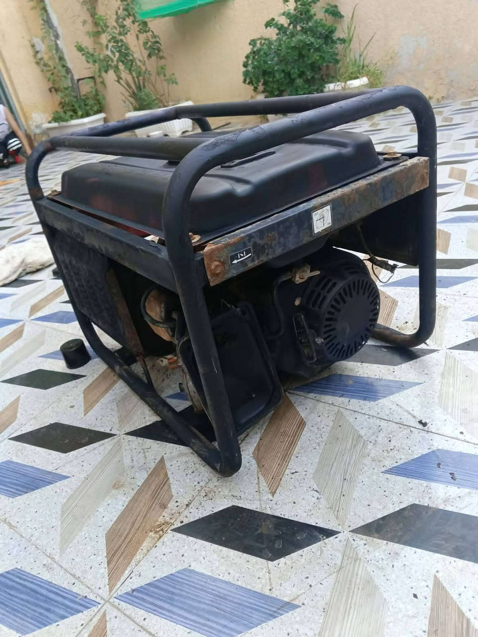 مولده للبيع مامفتوحه محركه سعر 90 عنوان القاسم الجاسميه ***********
