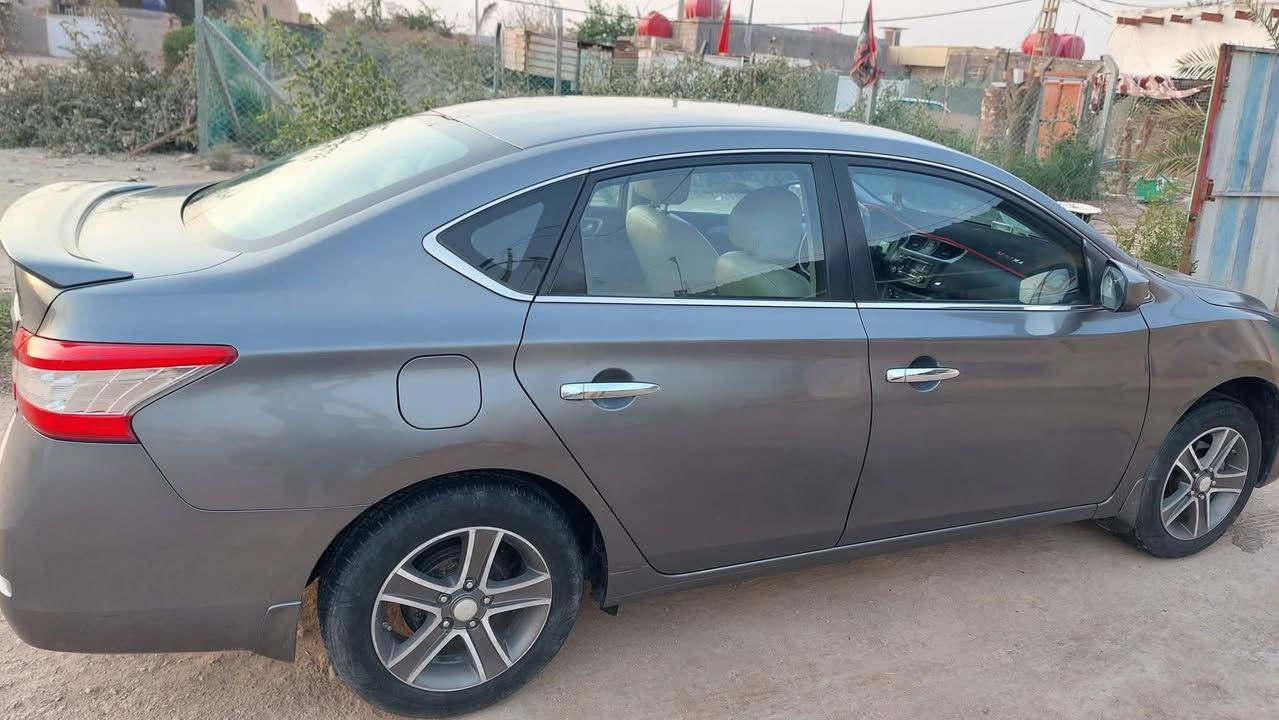 السلام عليكم  / نيسان سنترا وارد امريكي موديل 2015 للبيع او المراوس بصني او فيرسا مع الفرق رقم قادسيه حره  سياره جاهزه  من كلشي صور الحادث بالمنشور  وصار بيه شخوط بالباب وصبغتهن فقط رش  
السعر ٨٢ وبيه مجال 
***********
