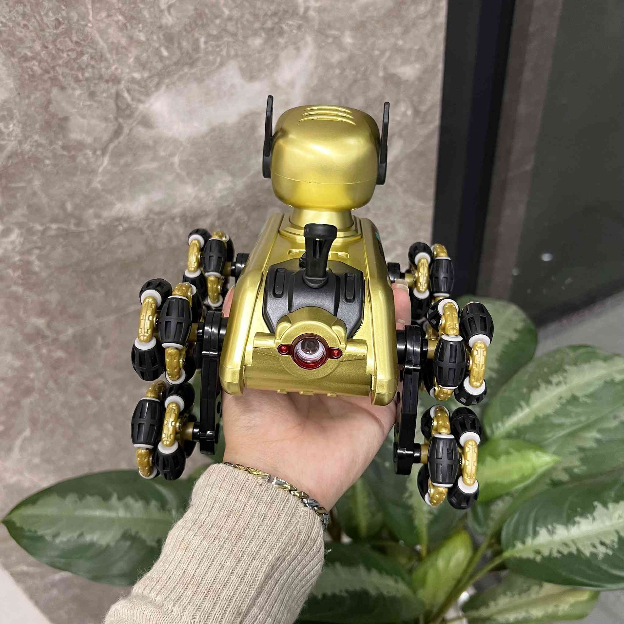 روبوت RC بسعر 25 الف توصيل بغداد 3 الاف 
• روبوت ألعاب يتم التحكم به عن بُعد، مصمم بحركات متعددة وأوضاع مختلفة للقيادة والعرض.

المميزات:
• تحكم لاسلكي بواسطة ريموت كنترول بتصميم مريح
 
• أوضاع حركة مختلفة (التحرك، الانخفاض، أوضاع جلوس وحركة)
 
• مؤثرات ضوئية مدمجة (Indicator Lights)
 
• خاصية رش/دخان (Spray)
 
• يدعم التشغيل مع الموسيقى (Music)
 
• تصميم بعجلات متعددة للحركة والاستقرار

 • نوع المنتج: روبوت ألعاب بالتحكم عن بعد
• مصدر طاقة الروبوت: بطارية قابلة لإعادة الشحن 3.7V
 • مصدر طاقة الريموت: 2 × بطارية AA 1.5V (غير مشمولة)
 • الإضاءة: نعم (Indicator Lights)
 • المؤثرات: ضوء + رش/دخان


**إذا كنت صاحب هذا الإعلان وتريد حذفه لأي سبب، رجاءا أرسل رسالة إلى الدعم الفني**