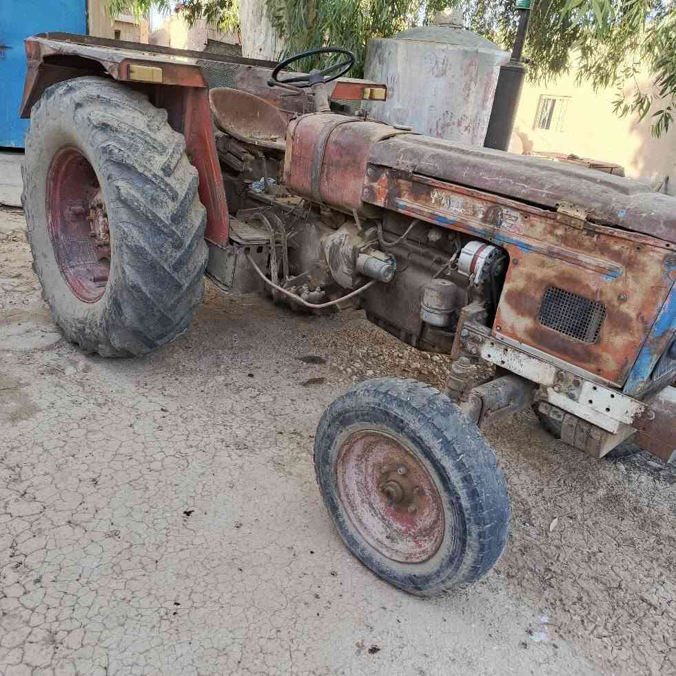 سلام عليكم مكينه البيع موديل 81وراهه خرماشه وفدان أو ديجر السعر 3500او بيه مجال ***********خابر أو تدلل
