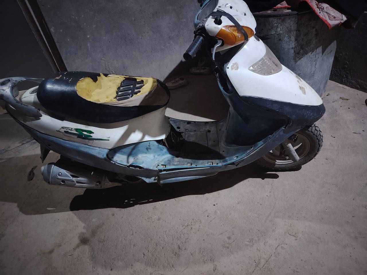 سلام عليكم دراجه كامكو ياباني نضيفه محرك مجفت بس نضيف كلش بيها شلعه قويه كشرها نضيف دراجه حلوه ما ناقصها شي كهربائيات باتريات 2 بيها بس ناقصها هندر فقط للبيع سعرها 250 وبيها مجال  او المراوس مع دراجه 4 كير


**إذا كنت صاحب هذا الإعلان وتريد حذفه لأي سبب، رجاءا أرسل رسالة إلى الدعم الفني**