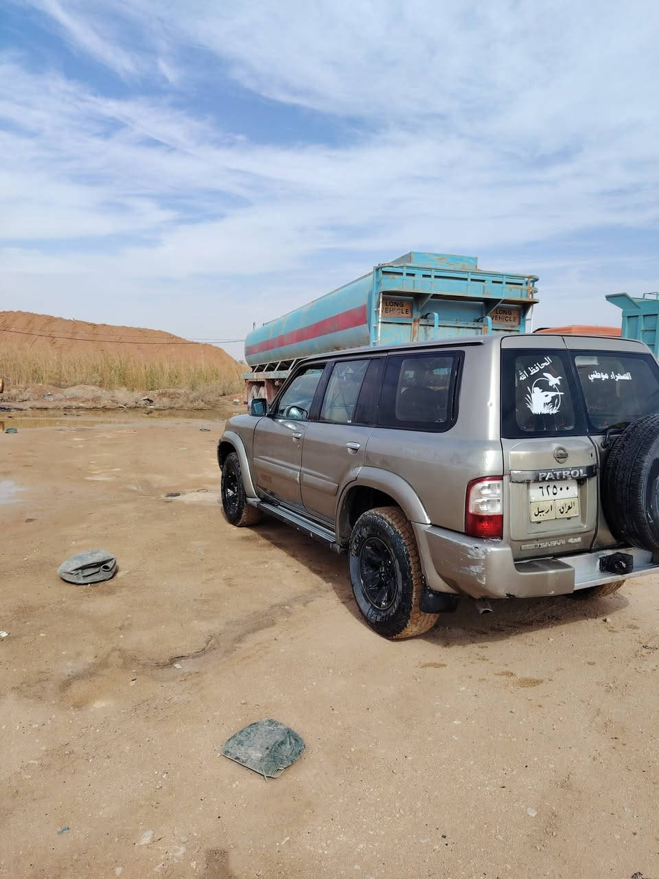 سلام عليكم البيع جيب بترول موديل 202قطري مكفولة من ضربه ول كلبها بيه شخطات بصيطات رقم ربيل الماني تصال ع رقم***********
