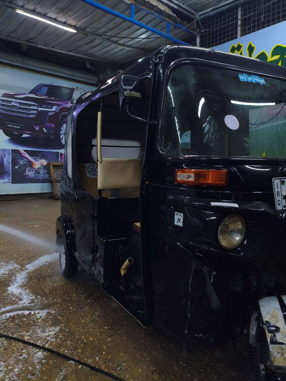 السلام عليكم
تكتك موديل 2022شهر ال 11 مرقمه ثاني يوم احولك
كفاله من الصبغ والضربه مكينة واكسل مكفولات تجي جيب فيتر وياك وتفحص لي يعجبك تخم تاير التكتك مابيها اي شي نقص 
#للاستفسار رقم الهاتف +9647734658781
