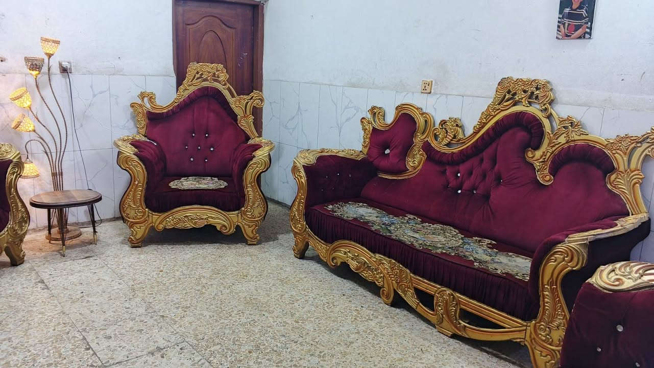 تخم ملكي عشر مقاعد نظيف
سعره 380 وبي مجال لمكان بغداد  
يوجد توصيل بكروه ب واتساب
***********
