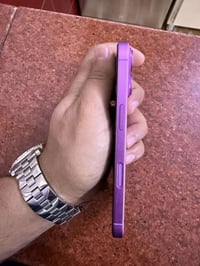 ايفون 16 عادي سعره 850 ذاكره 128 نضيف كلش 07816081001