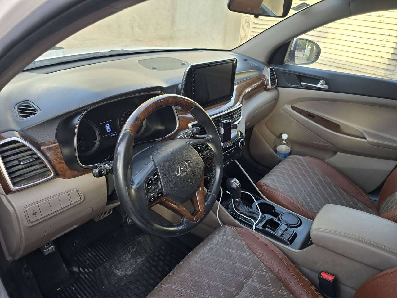 بانوراما ،جلد، زنون، بدون صبغ، شاشة اندرويد و ابل كار بلي ماشية ٨٤ السعر ٢٠٠
بيها بارد العنوان المنصور 
للمعلوامات اتصل ب ***********
