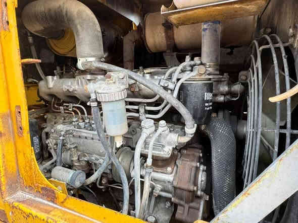 للبيع للبيع
شفل نضيف مايفتح
موديل ١٩٩٨ معلى  حجم ٦٥
قليج
بسمي
السعر ٤شده وبيه مجال رقم الهاتف ***********
