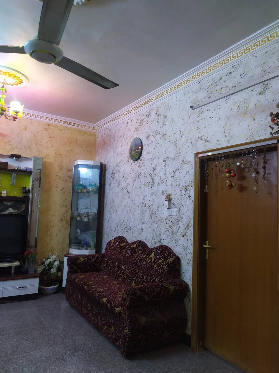 سلام عليكم بيت البيع مساحه 176 مكان نزلت العيد قرب اسواق كروري اتصال ***********
