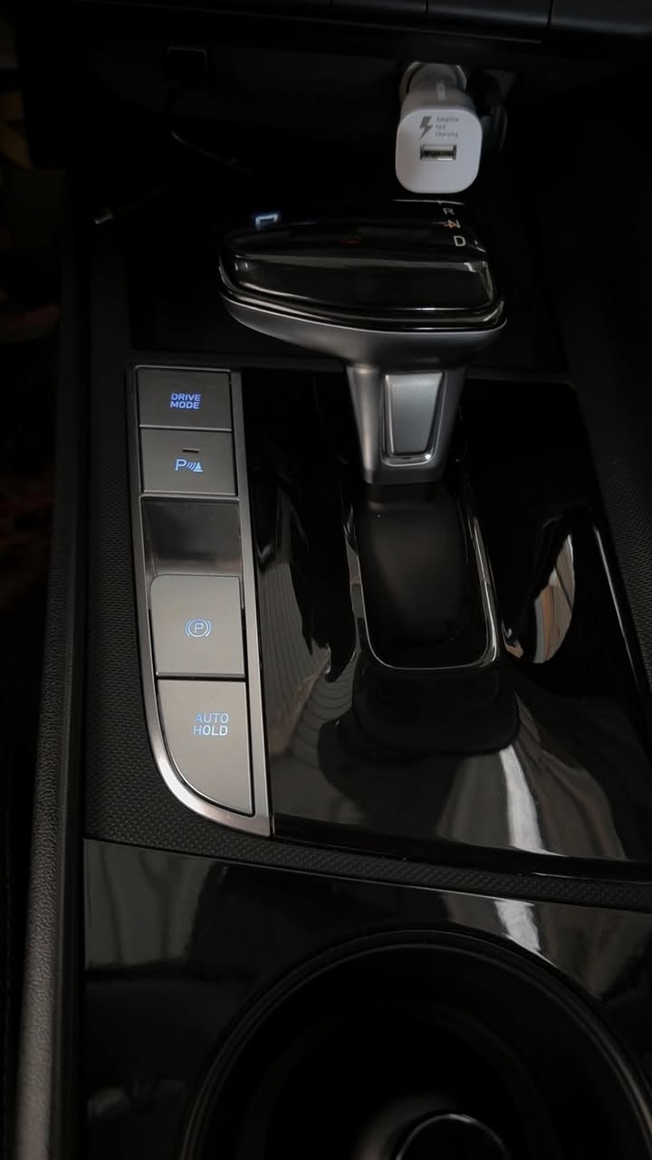 🔹 للبيع: هيونداي إلنترا 2025 وارد صيني 🔹

السيارة نظيفة جدًا واستعمال شخصي، Clean Title وتفحص قبل الشراء.

المواصفات:
 • 📌 الموديل: 2025
 • 📌 الوارد: صيني
 • 📌 اللون الخارجي: أبيض
 • 📌 الداخلية: جلد أسود
 • 📌 ناقل الحركة: أوتوماتيك
 • 📌 المحرك: 1500 سي سي
 • 📌 عدد الكيلومترات: 19,000 كم
 • 📌 الحالة: Clean Title – خالية من الحوادث

💰 السعر:
👉 158 ورقة (قابل للتفاوض البسيط)

📞 رقم الهاتف:
***********
