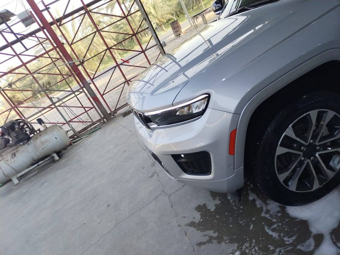 جيب اوفر لاند بسعر مناسب 
فول مواصفات 

موديل 2022 السياره مامرقمه تترقم جميع المحافظات 

السياره تقريره سرقه قطع وتم تركيب قطع اصليه وكاله نفس اللون 

يعني لا حادث ولا شواصي ولا ارباكات ولا لغود كله سليم وبشرط
 
محرك 3600 V6
5 راكب
بنوراما
حساس امامي خلفي
كشن تدفئه تبريد
ماشيه 34 الف ميل 
اشاير بالمري
مري شفط
صندوق كهرباء 
نظام جكات
رادارات امامي وخلفي وجانبيات
كشنات كهربائيه وتدفئه وتبريد 

السياره فول مواصفات وهواي مواصفات بيه ما ذكرتهن وجنايه فئة الاوفر لاند يعرفون بمواصفاتهن 

السعر ب310 وبيه مجال 

***********
