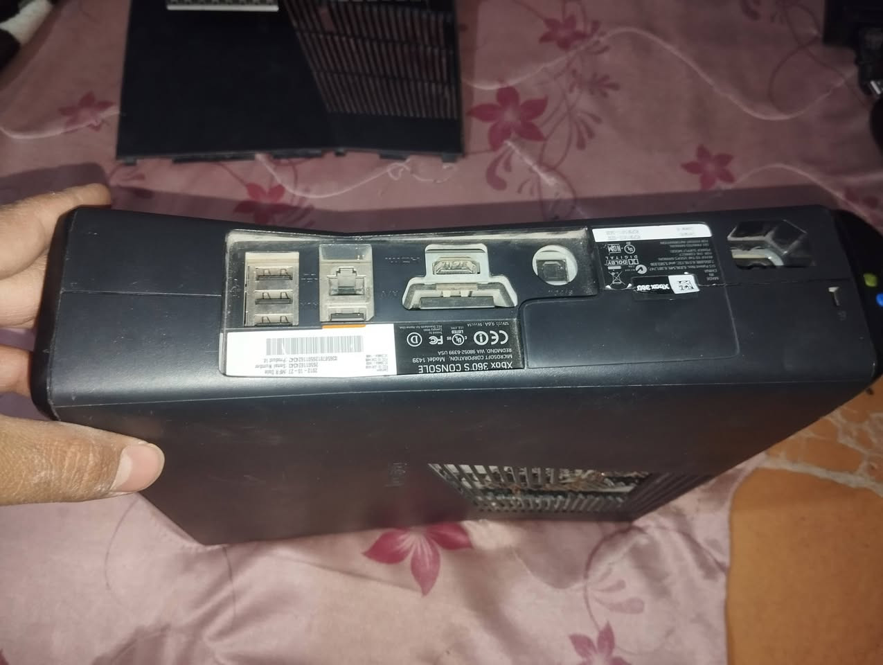 سلام عليكم شباب بلي اكس بوكس 360 سلم جهاز لوك ستيكر علامات شركة بيه وبيه ضرر امامكم جبتلة غراض مالتة بس ماعرف أسويه المهم بيه قرص فيفا 2015 بس العاب مابيه جهاز يدات 2 كامل ملحقاتة هارد داخلي شغال 100/100 مكاني بغداد الأمين الثانية الي شراي يراسلني خاص وسعر 100 بيه مجال


**إذا كنت صاحب هذا الإعلان وتريد حذفه لأي سبب، رجاءا أرسل رسالة إلى الدعم الفني**