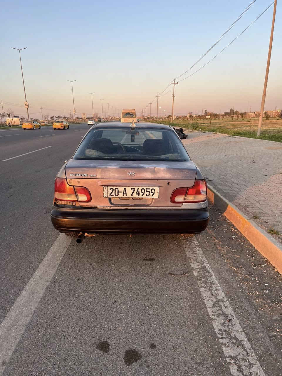 السلام عليكم الانترا دمعه موديل٩٤رقم دولي سنويه مشروع وطني  لل29  سياره جاهزه صدر امامي خلفي خير من الله كير محرك بالشرط تبريد شغال شرط تحويل وكاله سنويه بسم ابن عمي السعر٢٤$ ***********  العنوان كركوك
