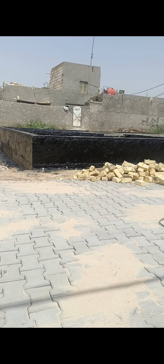 للبيع بيت ركن على اكثر من 3 شوارع
المساحه 9.25×21  يعني  194.25م
اساس مسلح 50×40 + بتلو 90 سم
بناء طابوق ارتفاع البناء تلاثه وربع
عالي عن الشارع غرفتين نوم منور كبير
صاله مطبخ مفتوح عالصاله صحيات داخليه
مكان غساله ومغسله بيتونــه سطح شتايگر
صحيات خارجيه  . 
استقبال وهول لحد البتلو
مأسس ماء  وكهرباء ومجاري داخل وخارج
عامود 621 وتدخل للتقاطع ركن
او شارع الساده الفؤاديين رابع فرع يسار
تدخل بالفرع للتقاطع يصير ركن
للسؤال او الاستفسار ***********
