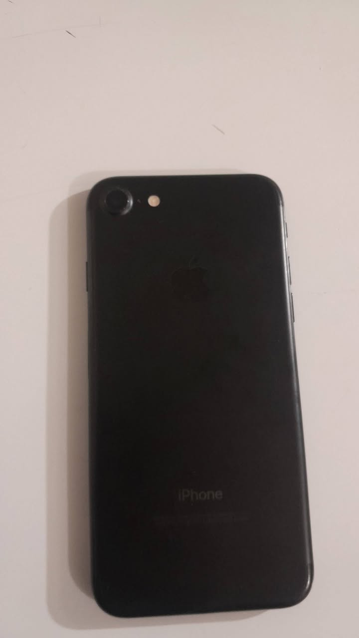 للبيع ايفون ٧ عادي قافل ايكلود شغال فول سعر ٣٠ مكاني بغداد العبيدي
تواصل واتساب فقط***********
