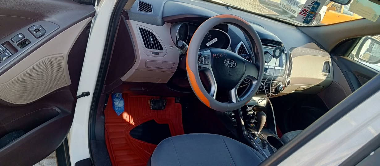 توسان 2012 سياره مكفوله كرت بل بنيد
خليجي كير مكينه حلوات
سياره مكانه بجف السعر 137 
***********
