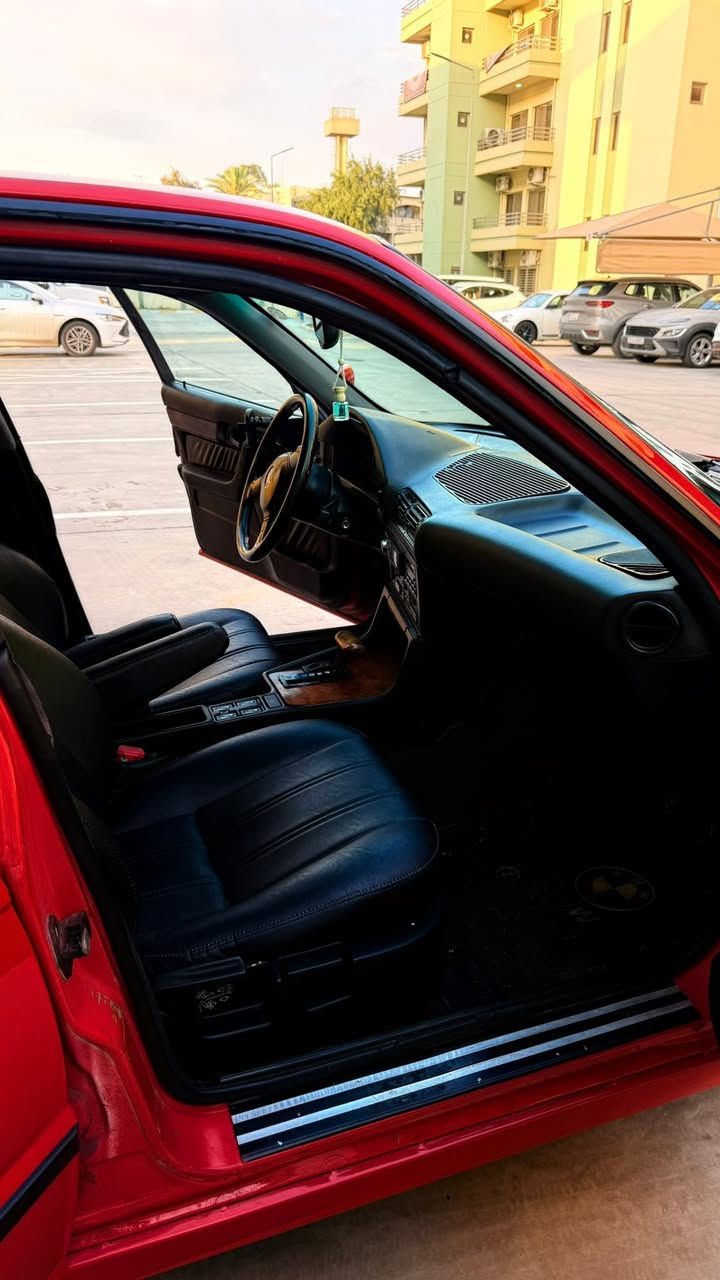 BMW موديل 91 رقم اربيل وبسمي مكانها بغداد زيونه حجم 525 هزه وسنويه جديده بيع مستعجل
ستفسار ***********    

 سعر 68
