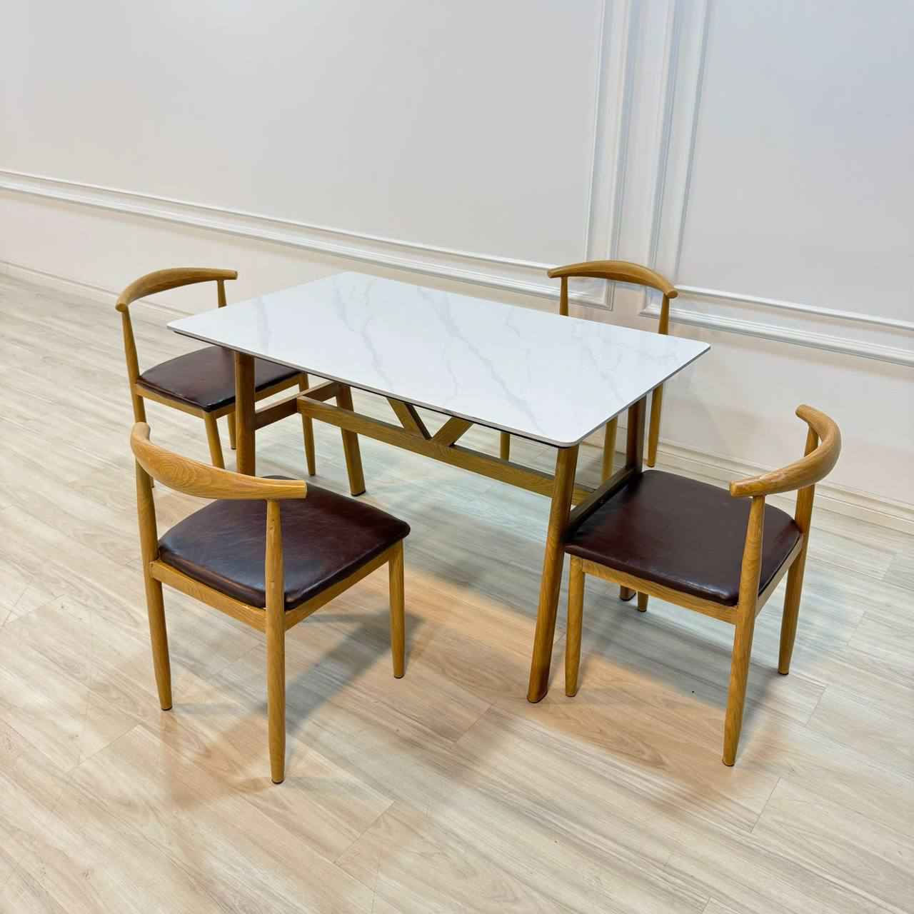 ميز طعام 4 كرسي رجل حديد دوشمه جلد سطح الميز رخام مزجج 
قياس الميز 70*120 سم 
هيكل حديد بالكامل صبغ حراي


**إذا كنت صاحب هذا الإعلان وتريد حذفه لأي سبب، رجاءا أرسل رسالة إلى الدعم الفني**