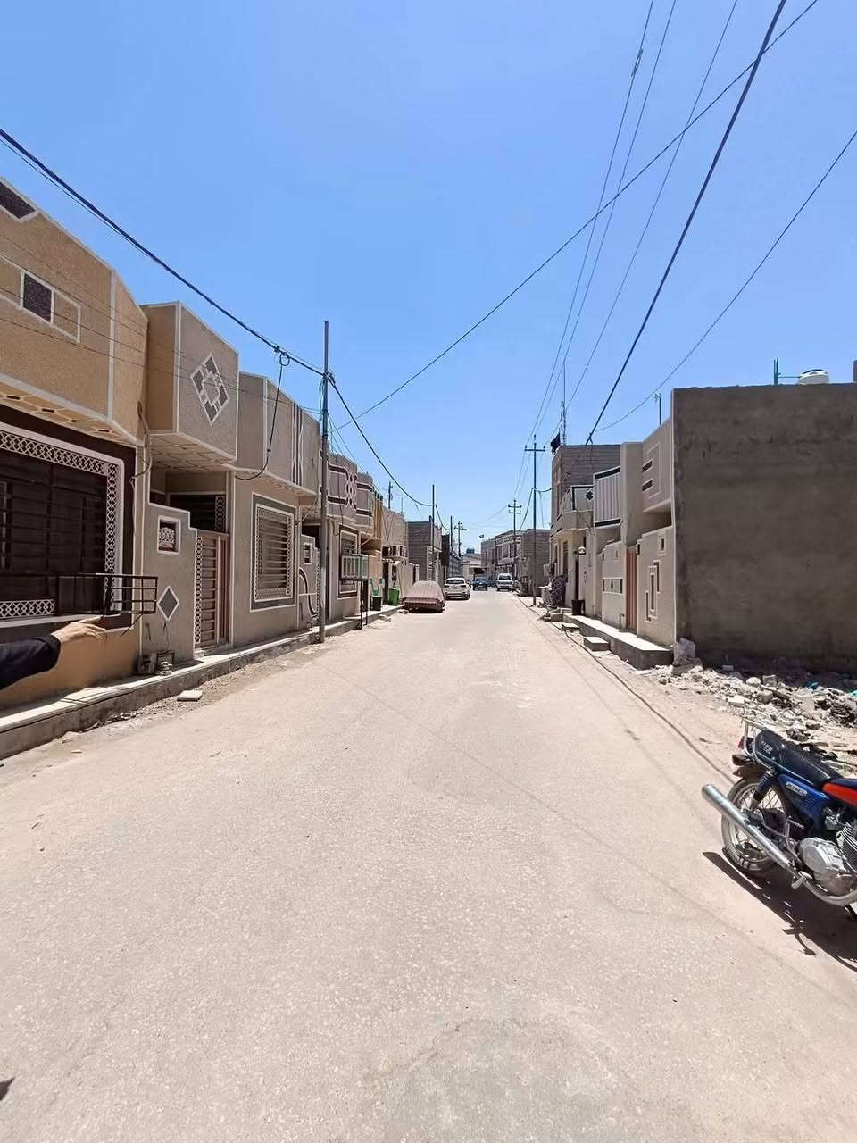 بيت للرهن المساحه 50 متر مع الاثاث 10,000,000 الرهن وبعد المده حسب الاتفاق اللي يريده يتواصل ويانا مع الرقم الهاتف ***********

