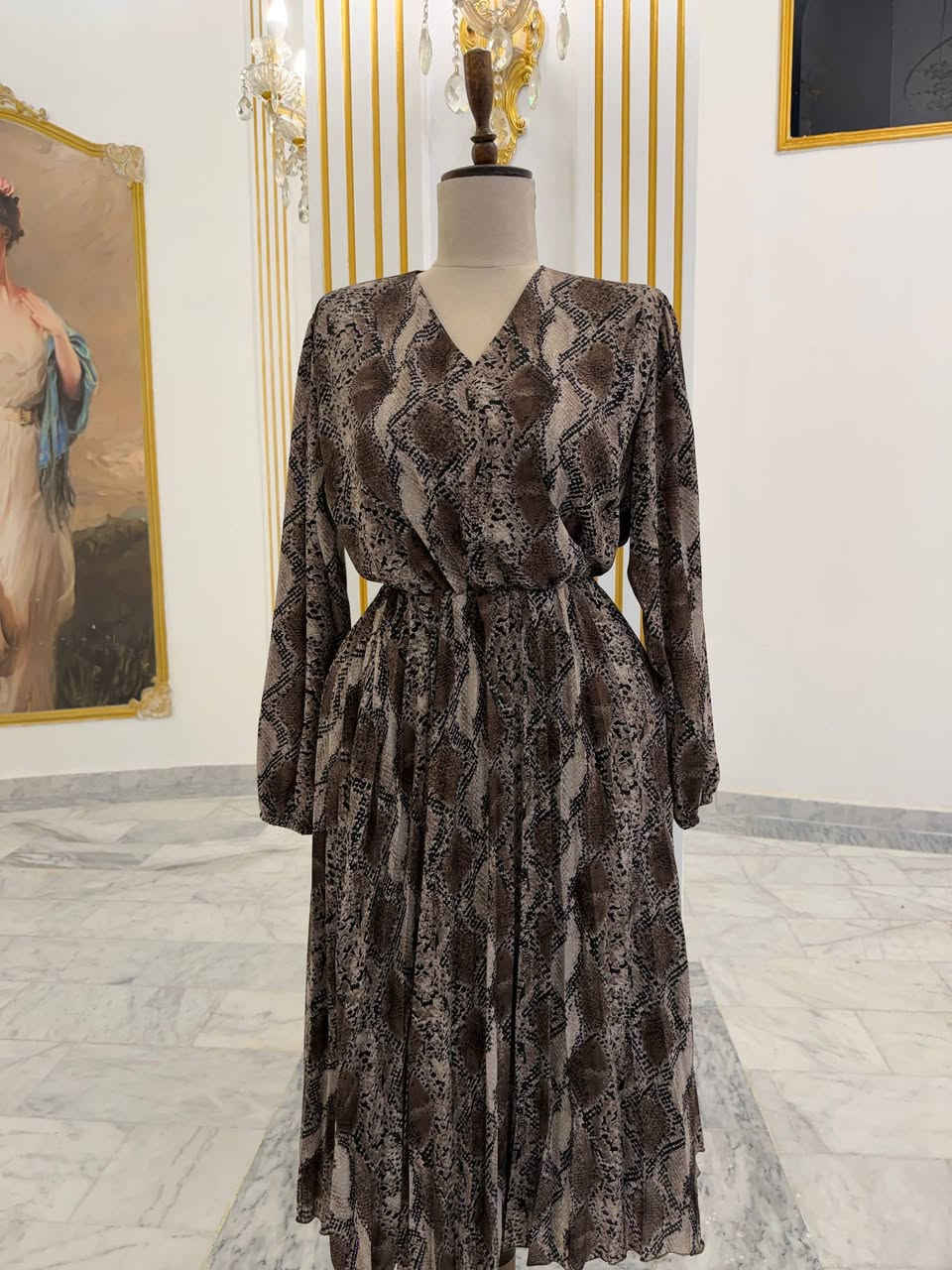 فساتين شيفون مبطن 
متوفر جميع القياسات و الموديلات 
للحجز مراسلة الحساب


**إذا كنت صاحب هذا الإعلان وتريد حذفه لأي سبب، رجاءا أرسل رسالة إلى الدعم الفني**