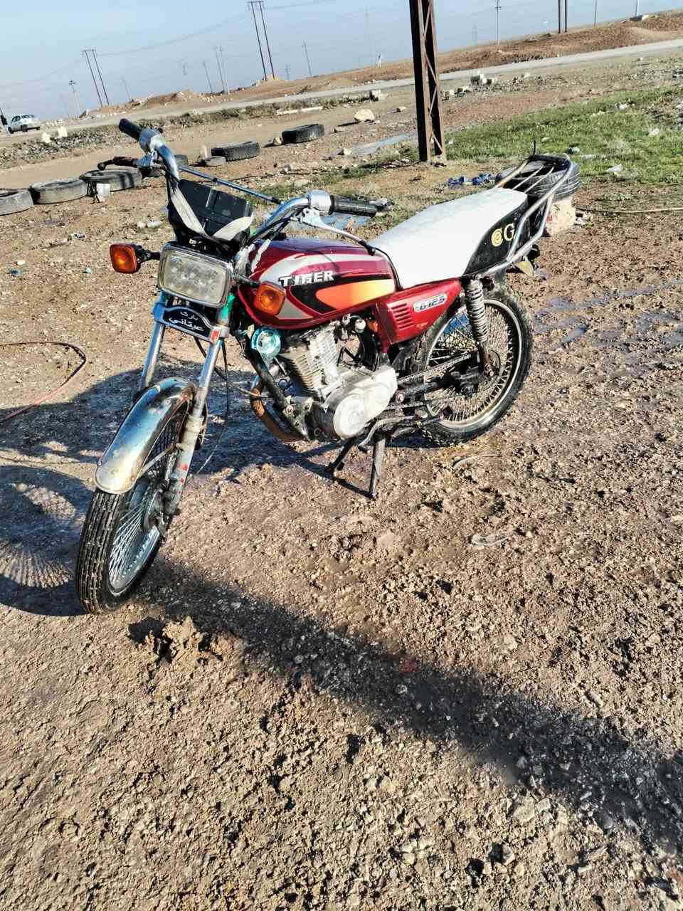 السلام عليكم ماطور تايكر للبيع موديل 18وايرمنيه كلها تشتغل تواير جدد سعر 260بي مجال  للستفسار تصال علا رقم ***********مكاني بل كسك مراوس يرهم
