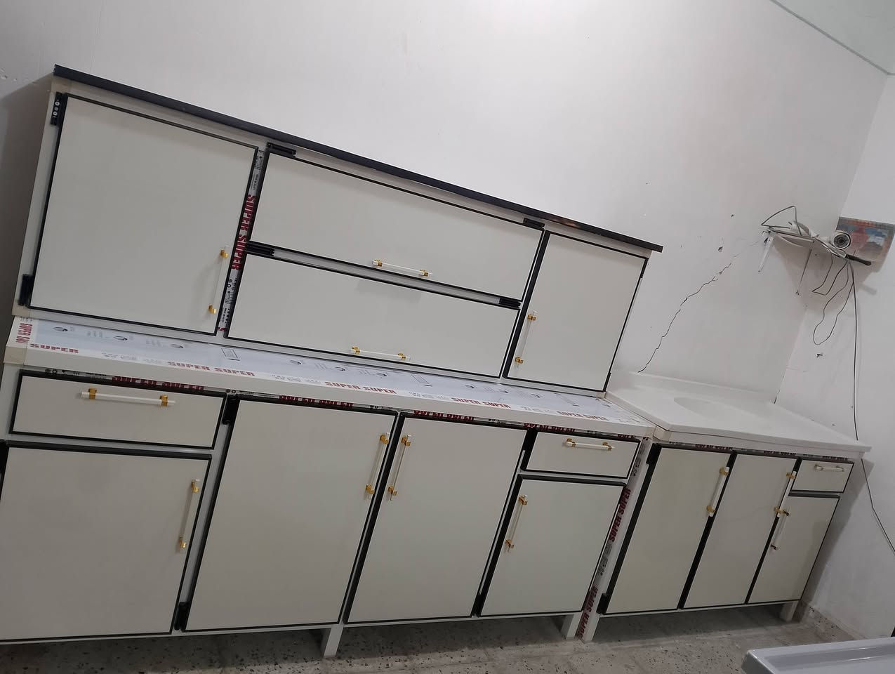 كاونتر مترتين وسنك متر و30 سانتيم جديد ما مستخدم ب 350 عنوان ام العصافير اكو توصيل


**إذا كنت صاحب هذا الإعلان وتريد حذفه لأي سبب، رجاءا أرسل رسالة إلى الدعم الفني**