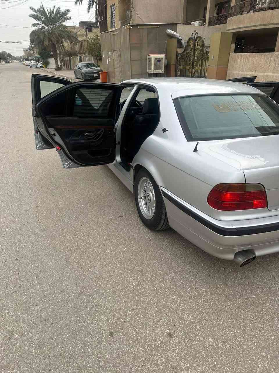 خفاش موديل 1996 محدثة بالكامل 2000
حجم 740
المكان بغداد / الدورة/  شارع 60 
السعر شدة و خمسة 
رقم الهاتف يحتوي واتس اب ***********
