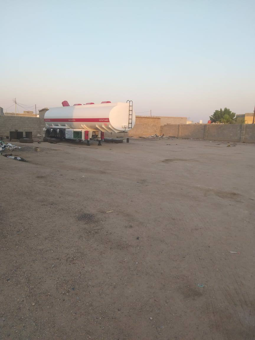 السلام عليكم ورحمة الله وبركاته 
يوجد لدينا ارض للبيع المساحه
1000متر السعر 20 مليون           
المكان البصره الزبير خلف المعارض السيارات 
نوع العقار عقد زراعي 
رقم الهاتف ***********       ابو صكر بيه واتساب الزبير, البصرة
