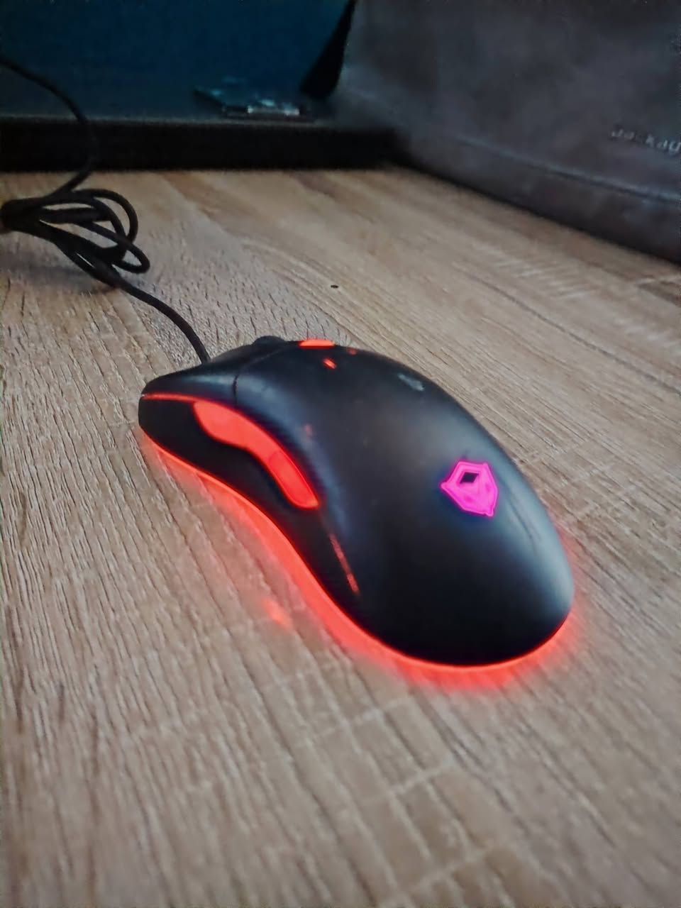 السلام عليكم من رخصة الادمن
Dell latitude E6510
معالج Core i7 Q720 و رام 4GB DDR3 قابل للتطوير لحد 8 کيكا
هارد 120 كيكا نوع SATA SSD قابل للتطوير لاي ذاكرة عادي
كارت شاشة داخلي 2 GB و خارجي NIVIDIA 3100M 512MB
تشغل العاب بسيطة منصب عليها سلسلة midle of honor وتشتغل طبيعي
وياها حزمة اوفيس 2016 و فوتوشوب و اليستريتور
للأمانة البطارية يحتاجلها تبديل و اكو زر فالت بالكيبورد F10 بس شغالة و ياها شاحنة تجارية
سعرها 100 الف وبيها مجال
مكاني الكرادة ساحة كهرمانة....


**إذا كنت صاحب هذا الإعلان وتريد حذفه لأي سبب، رجاءا أرسل رسالة إلى الدعم الفني**