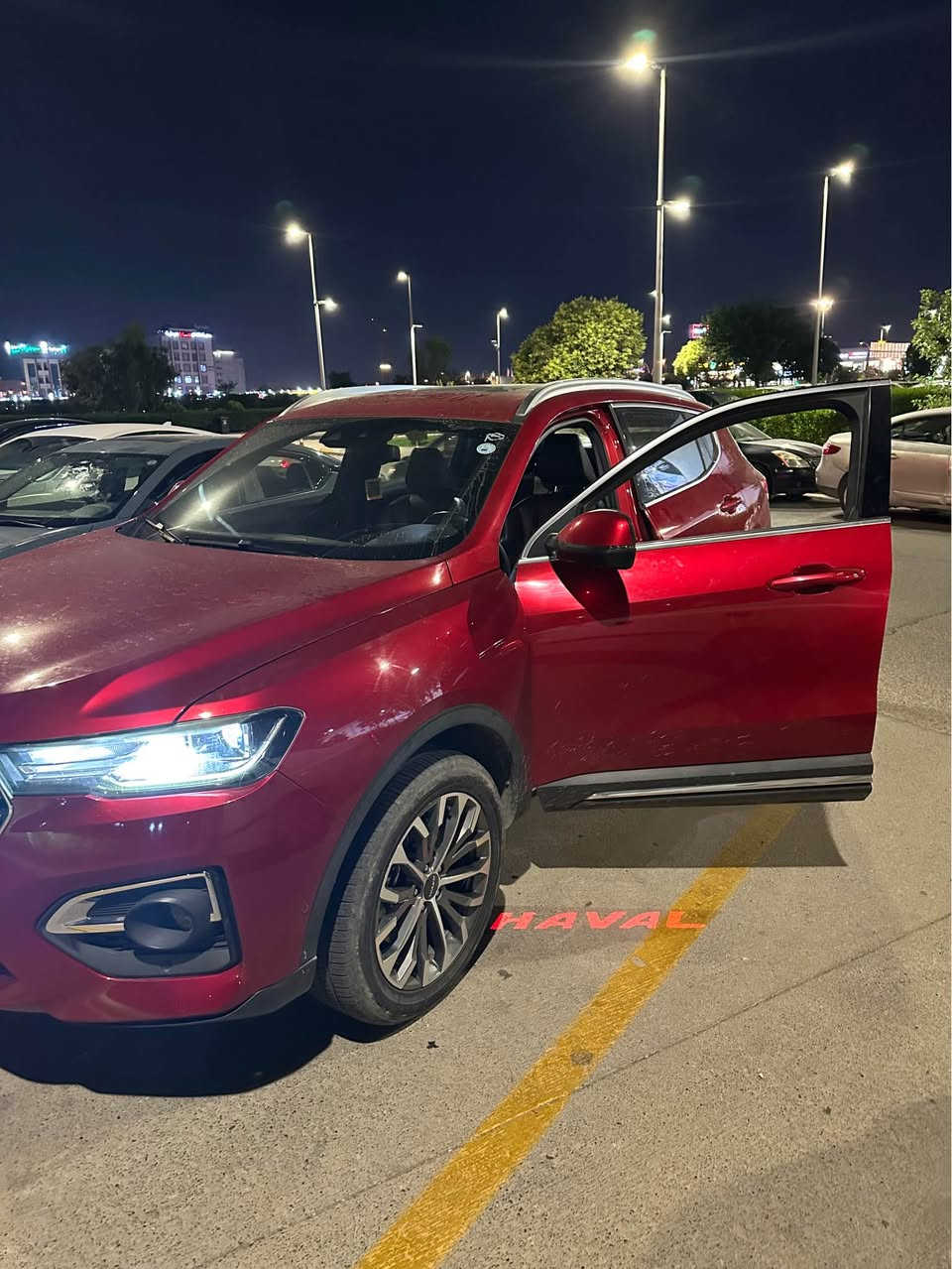 هافال H6 موديل 2021 
فول مواصفات 
بانوراما بصمة كوشن جلد ذاكرة تدفئة 
تحديد سرعة نقطة عمياء تحديد المسار المساعدة على الاصطفاف 
السيارة بدون صبغ بس بيها ضربة خفيفة باب الصندوق بدون تعديل 
ماشية 85 الف كيلو 
*********** أربيل, العراق
