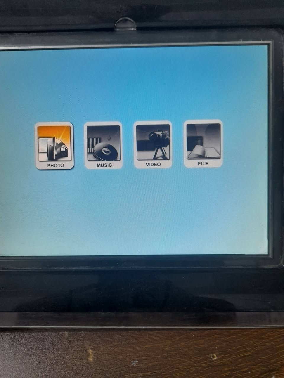 جهاز عرض صوتيات وصور وفيديو ، رام وusb , وينشد عالحاسبة لتحميل الملفات ، كله شغال ، صوت قوي 
25 الف


**إذا كنت صاحب هذا الإعلان وتريد حذفه لأي سبب، رجاءا أرسل رسالة إلى الدعم الفني**