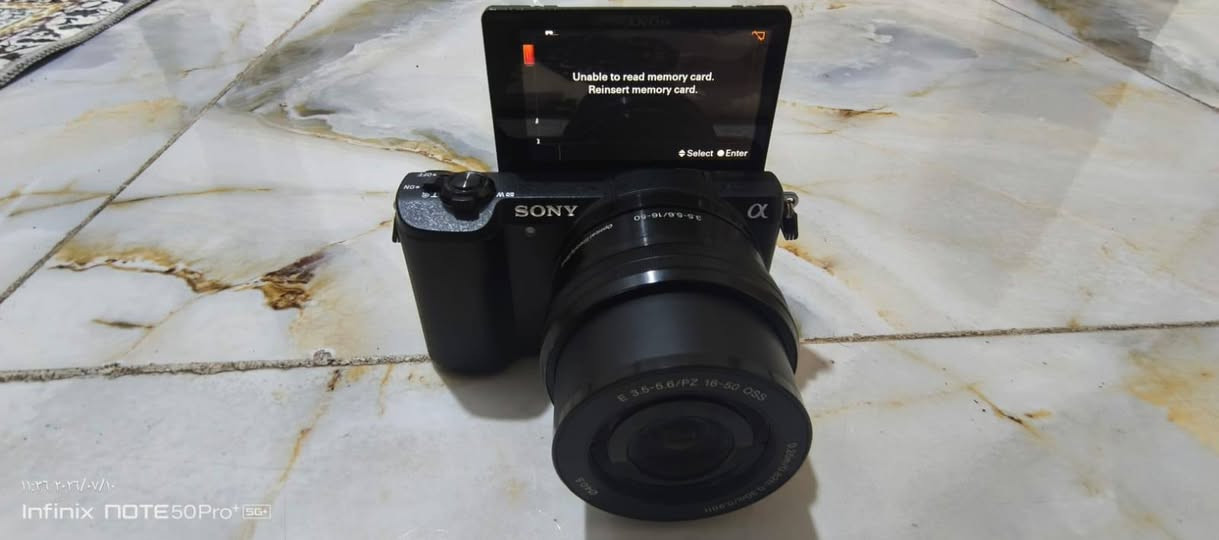 Sony Alpha A5100 مع عدسة 16–50mm OSS .

مواصفاتها باختصار:

* دقة 24.3 ميجابكسل.
* مستشعر APS-C كبير.
* تصوير فيديو Full HD 1080p.
* شاشة قابلة للطي للأعلى (مناسبة للسيلفي والفلوغات).
* تركيز تلقائي سريع بـ 179 نقطة.  

للاستفسار اتصال*********** او خاص

