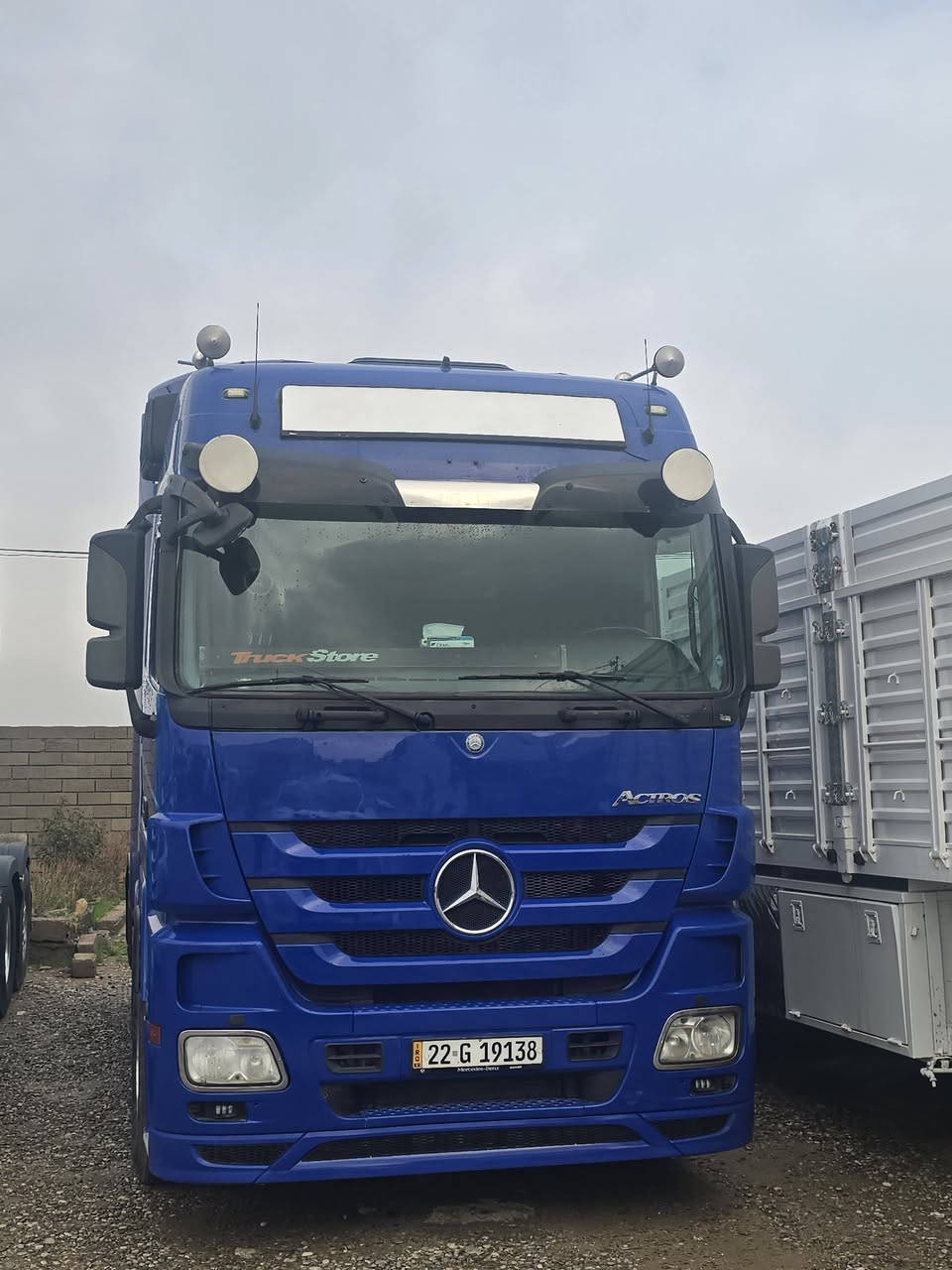 للبيع... سياره راس تريله بلادي 
موديل 2010 حجم 2748 
***********
