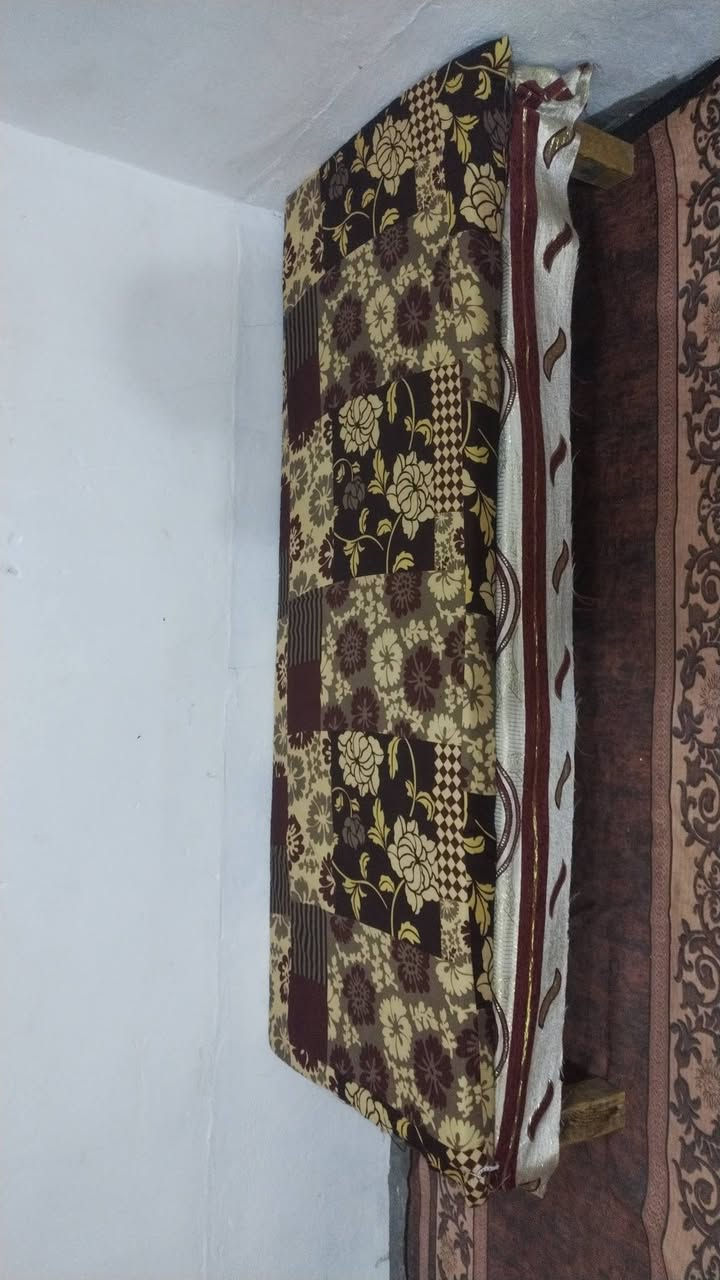 سلام عليكم غراض للبيع برده ام سعفه جديده وجربايه ام نفر تانكي مي ابو 500 وزاويه شراي يتصل ع رقم ***********
