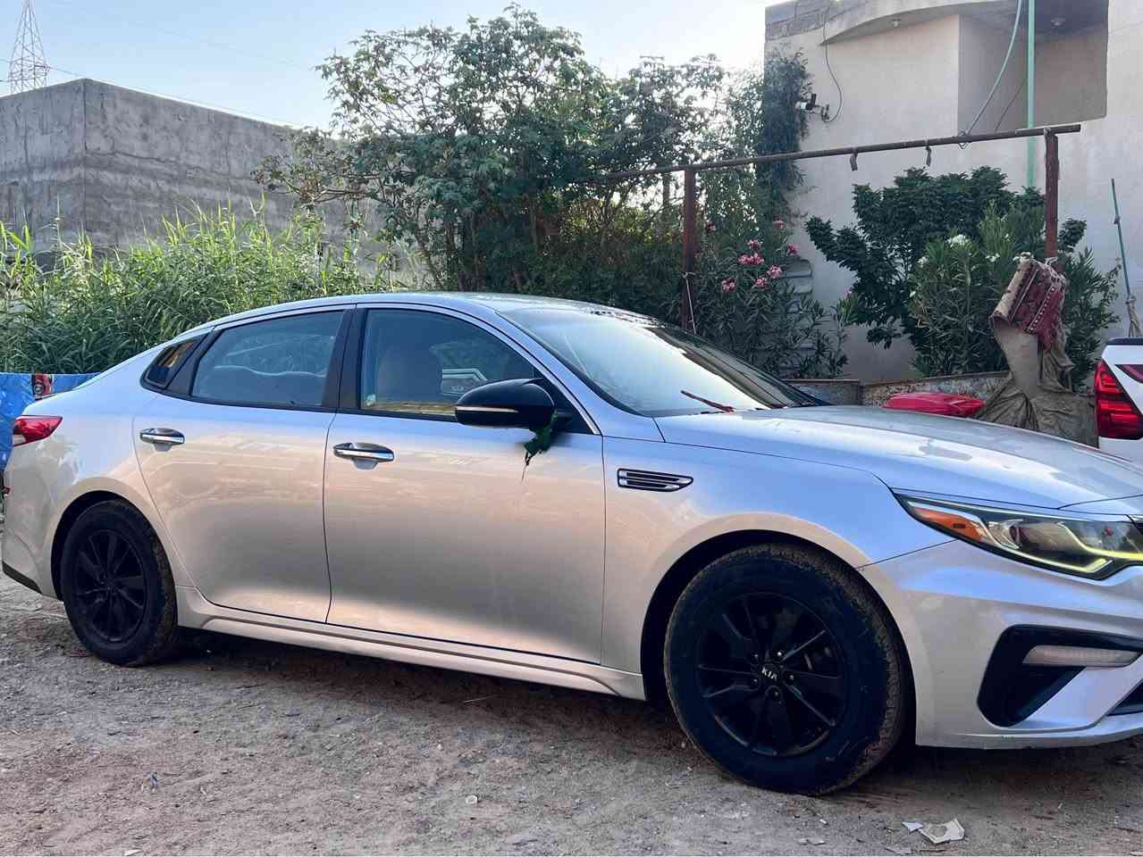 سلام عليكم
للبيع سيارة اوبتما 2019 وارد امريكي 
رقم اربيل وكالة تحويل بخدمتك
شاشه كبير لمس ✅
كامره دواره ✅
تحكم جهتين ✅
 مثبت سرعه ✅
تحديد مسار✅
مانع نزلاق ✅
 حساسات خلفي+ جانبي
شاحن UDB✅
منفذ AUX 
شاير مري ✅
مكينه وكير+حداديه=كفاله 
 تخم تاير جديد جواها 
حجم محرك2400 GDi
السيارة مال عائله تاخذه ما تصرف اي شي عليها 
مكاني  الناصريه /الشطرة 
سعر155 وبي مجال قليل جداً 
الاستفسار*********** واتساب 🟢.
السياره بدون حادث وصبغ وتبديل كفاله عامه 
فقط ضررها من امريكا الدعامية الامامية
ادخل ع السونار وشوف
السياره ماشية 68 البصرة, العراق
